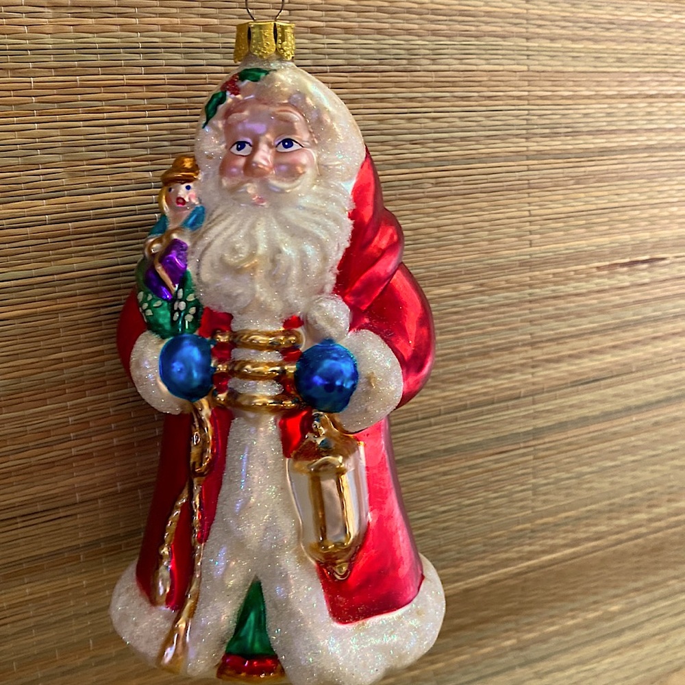 Christmas Treasures Classic Santa